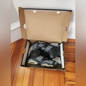 Jordan XII Kids Sneakers in Black and Gray